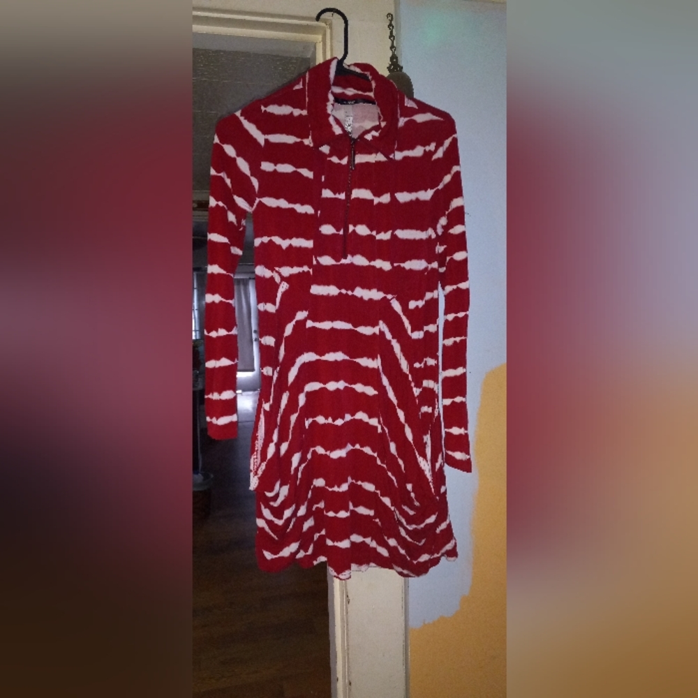 Kensie red & white tie dye pattern dress...size xs